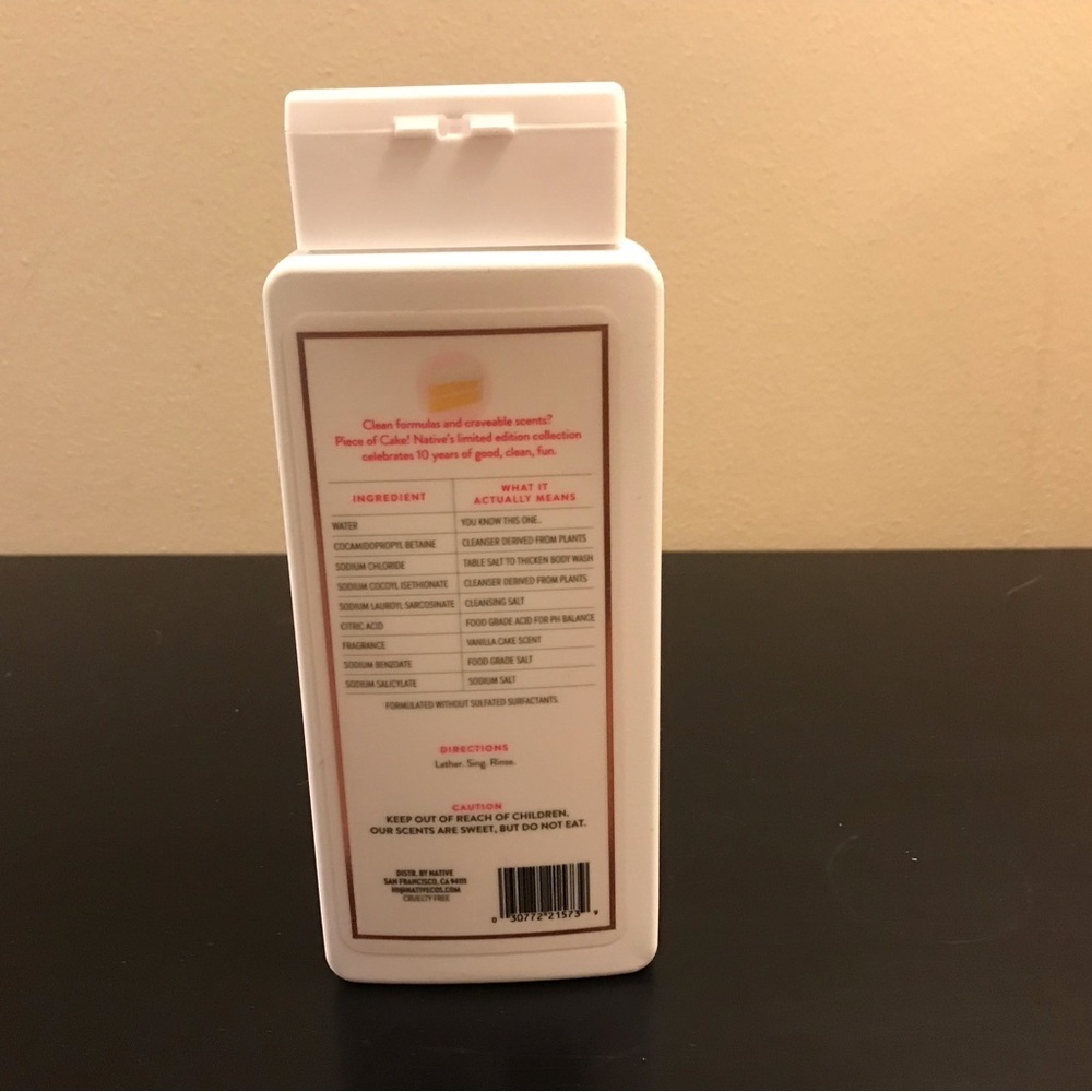 Native Piece of Cake Body Wash - White - Picture 2 of 4